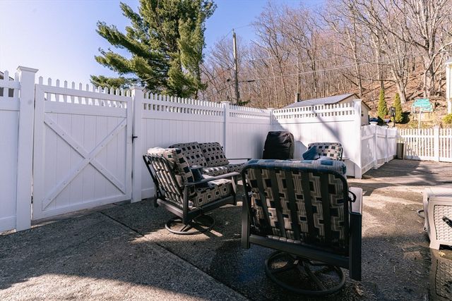 2 Natural History Dr., Worcester, MA 01605