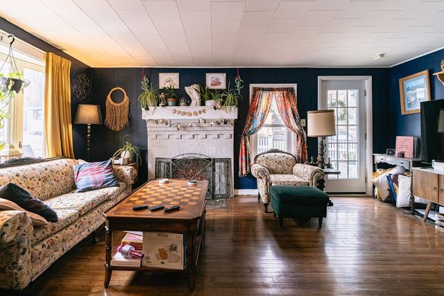 2 Natural History Dr., Worcester, MA 01605