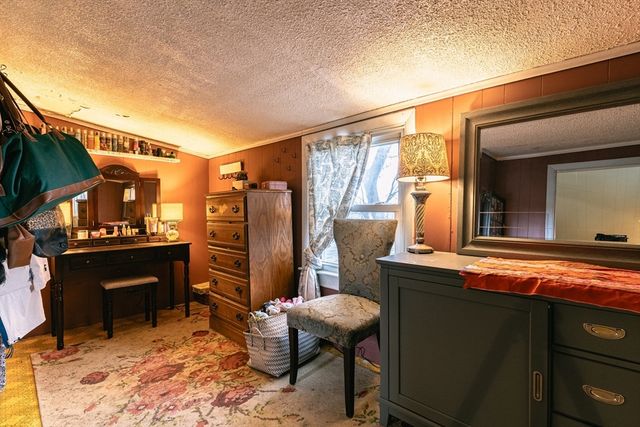 2 Natural History Dr., Worcester, MA 01605