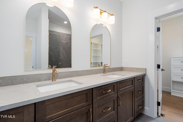 50 Glaze Farm Way, Johnson City, TN 37601