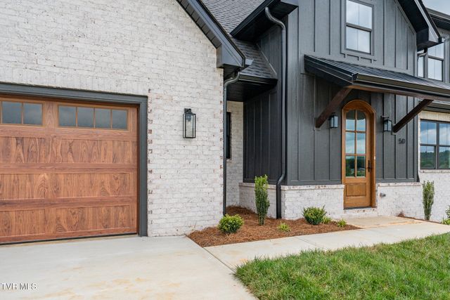 50 Glaze Farm Way, Johnson City, TN 37601