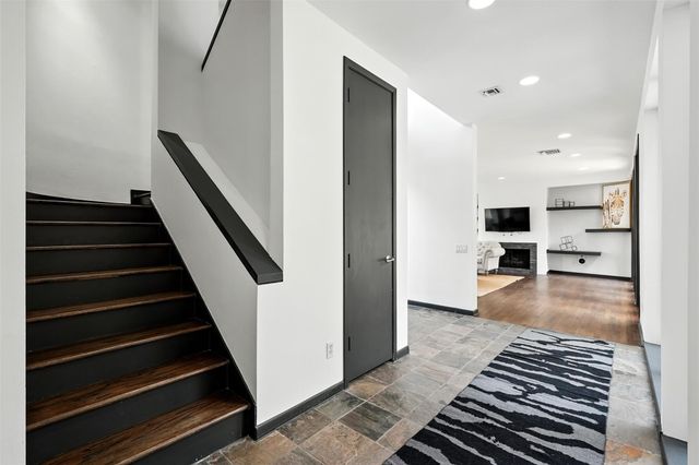 2019 Mcclendon Street, Houston, TX 77030