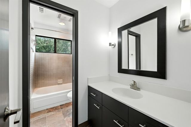 2019 Mcclendon Street, Houston, TX 77030