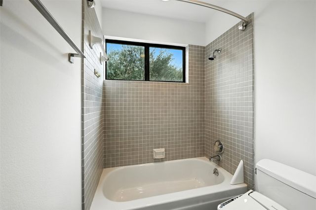 2019 Mcclendon Street, Houston, TX 77030