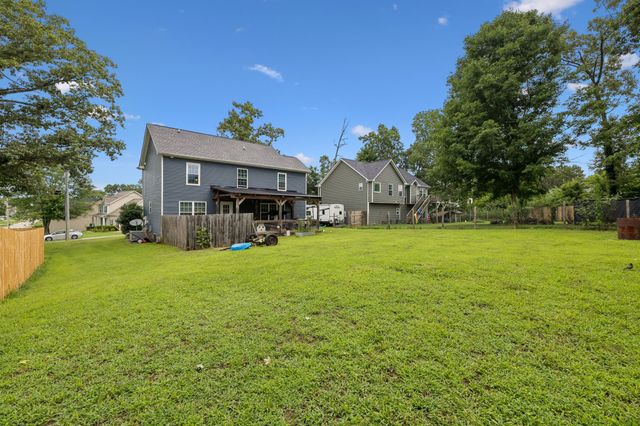 1480 Trainer Rd, Clarksville, TN 37042