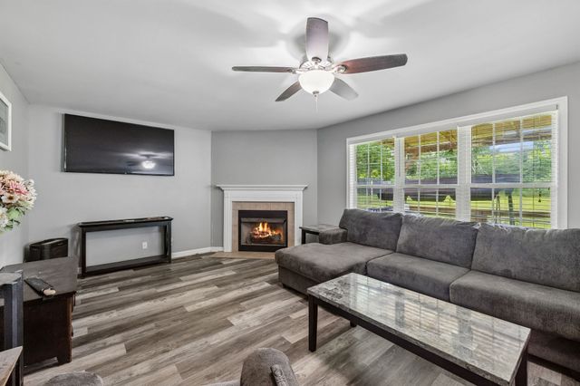 1480 Trainer Rd, Clarksville, TN 37042