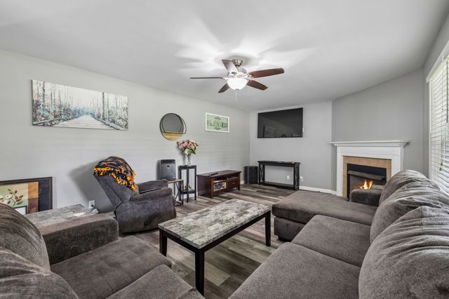 1480 Trainer Rd, Clarksville, TN 37042