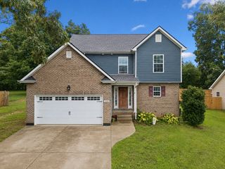 1480 Trainer Rd, Clarksville, TN 37042