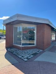 5 S Prospect Avenue, Clarendon Hills, IL 60514