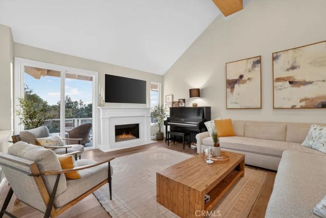 5 Northampton Court 103, Newport Beach, CA 92660