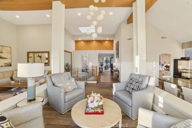 5 Northampton Court 103, Newport Beach, CA 92660