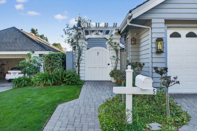 5 Northampton Court 103, Newport Beach, CA 92660