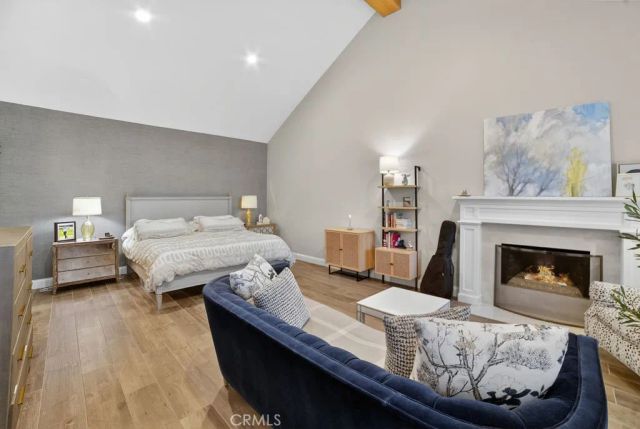 5 Northampton Court 103, Newport Beach, CA 92660