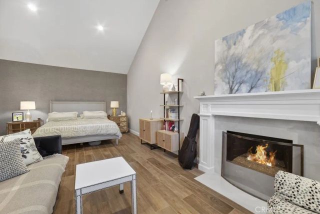 5 Northampton Court 103, Newport Beach, CA 92660