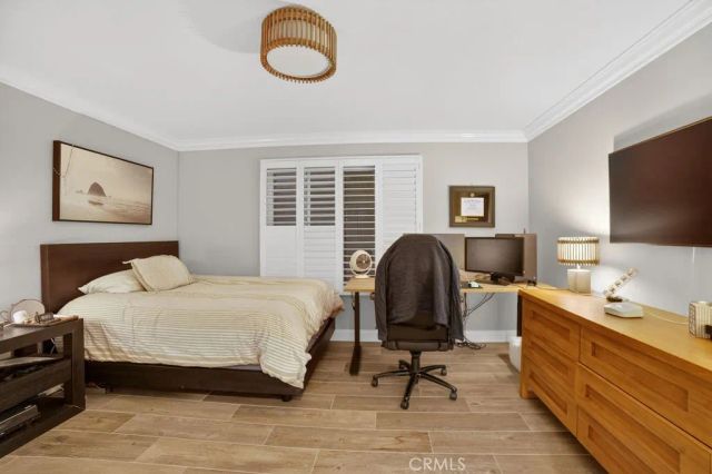 5 Northampton Court 103, Newport Beach, CA 92660