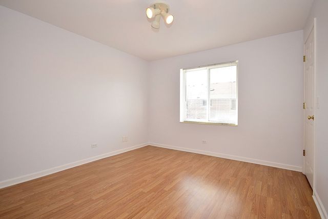 5351 N East River Road 203, Chicago, IL 60656