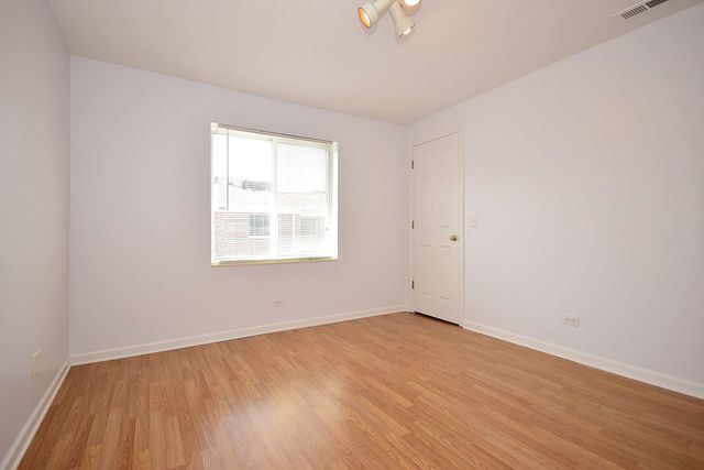 5351 N East River Road 203, Chicago, IL 60656
