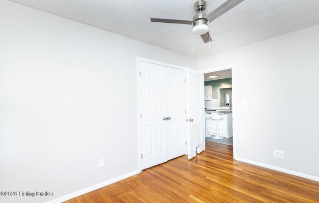 4805 Raven Rd, Louisville, KY 40213
