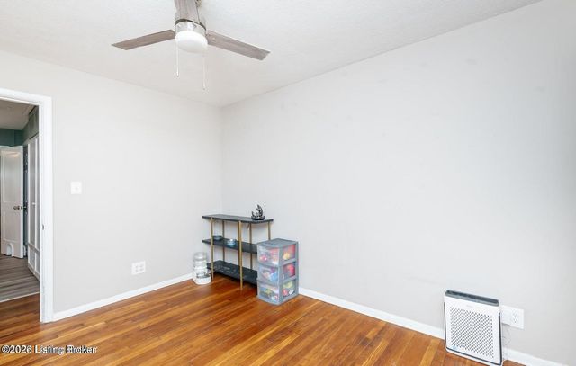 4805 Raven Rd, Louisville, KY 40213
