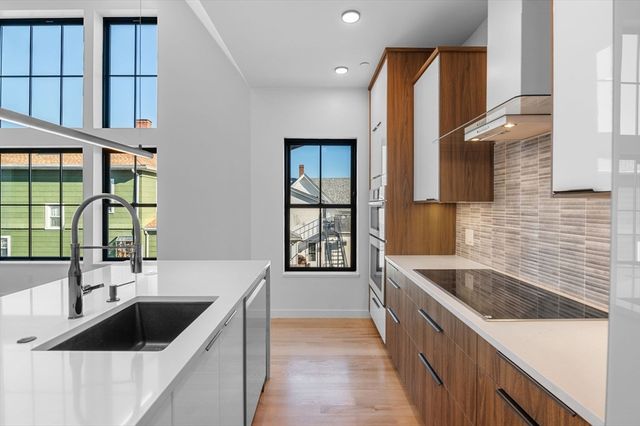 11 Boynton St. 201, Swampscott, MA 01907