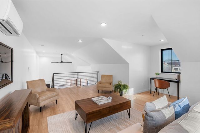 11 Boynton St. 201, Swampscott, MA 01907