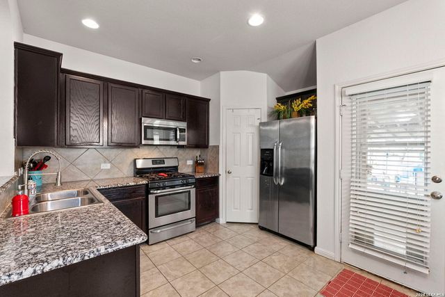 2610 LONESOME CREEK TRL, New Braunfels, TX 78130