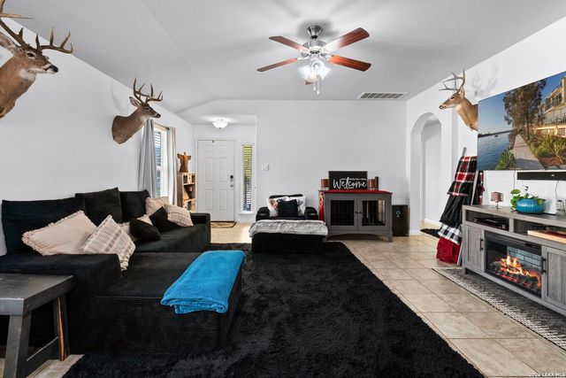 2610 LONESOME CREEK TRL, New Braunfels, TX 78130