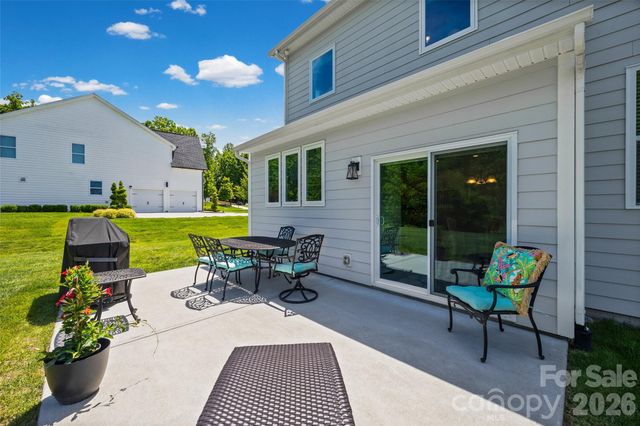 323 Forsythia Lane, Tega Cay, SC 29708