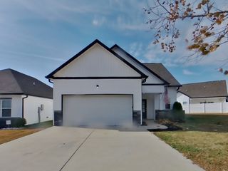 121 Dimaggio Dr, Springfield, TN 37172
