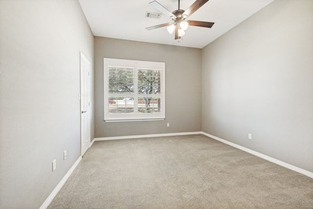 225 PEAR TREE Lane, Collinsville, TX 76233
