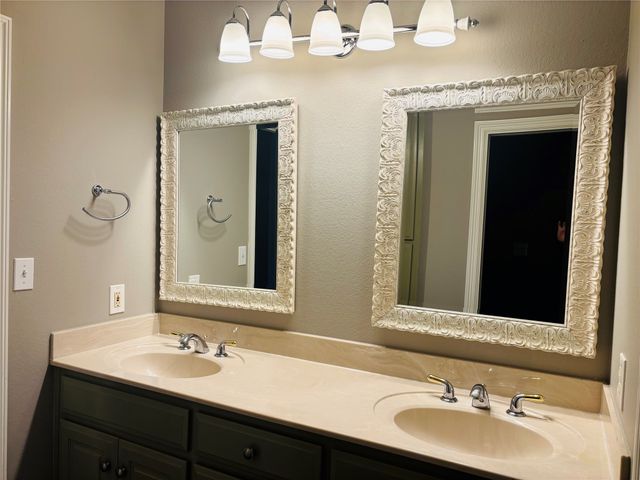 225 PEAR TREE Lane, Collinsville, TX 76233