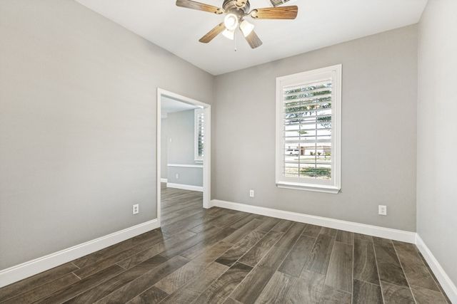 225 PEAR TREE Lane, Collinsville, TX 76233