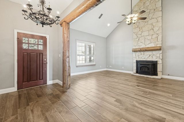225 PEAR TREE Lane, Collinsville, TX 76233
