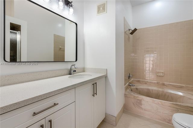 601 Leslie Dr, Hallandale Beach, FL 33009