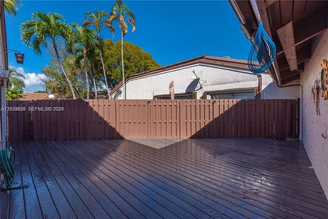 601 Leslie Dr, Hallandale Beach, FL 33009