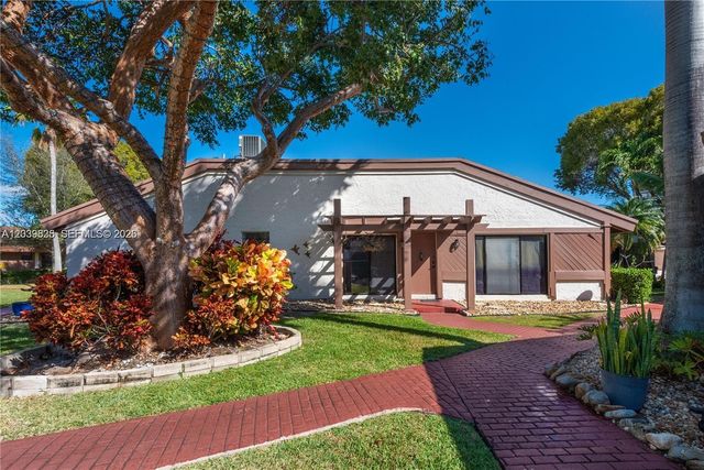 601 Leslie Dr, Hallandale Beach, FL 33009