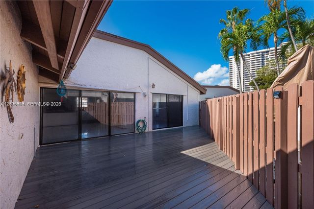 601 Leslie Dr, Hallandale Beach, FL 33009