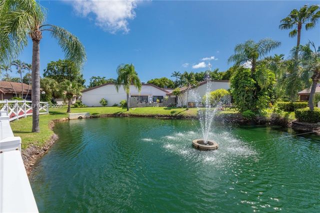 601 Leslie Dr, Hallandale Beach, FL 33009