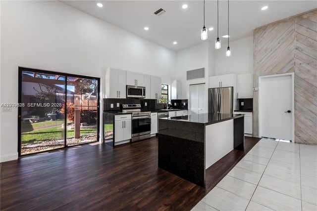 601 Leslie Dr, Hallandale Beach, FL 33009