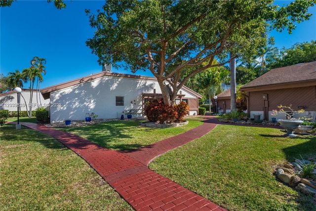 601 Leslie Dr, Hallandale Beach, FL 33009