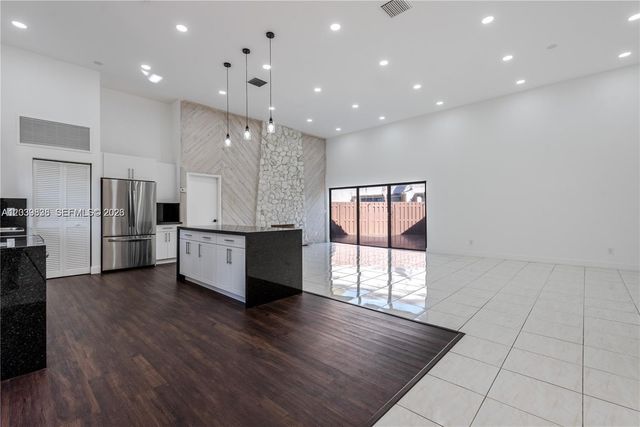 601 Leslie Dr, Hallandale Beach, FL 33009