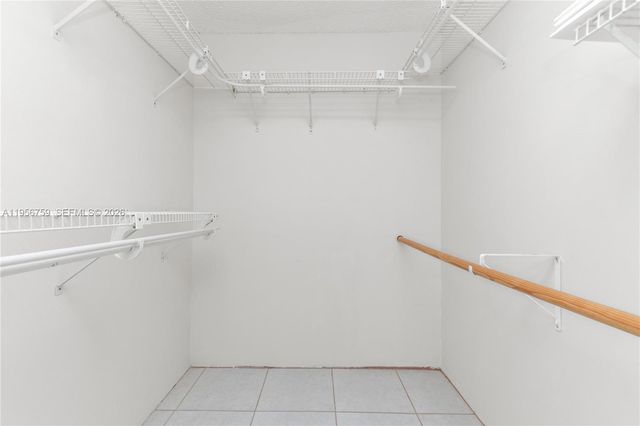 9360 S Chelsea Dr S, Plantation, FL 33324