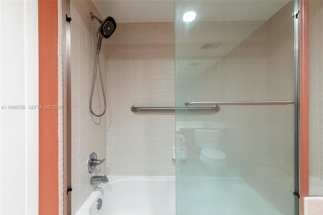 9360 S Chelsea Dr S, Plantation, FL 33324