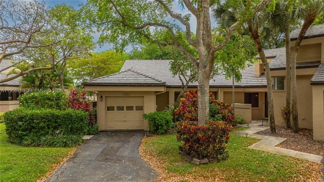 9360 S Chelsea Dr S, Plantation, FL 33324