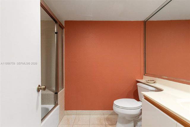 9360 S Chelsea Dr S, Plantation, FL 33324