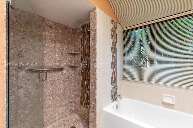 9360 S Chelsea Dr S, Plantation, FL 33324