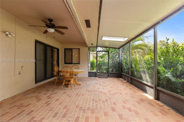 9360 S Chelsea Dr S, Plantation, FL 33324