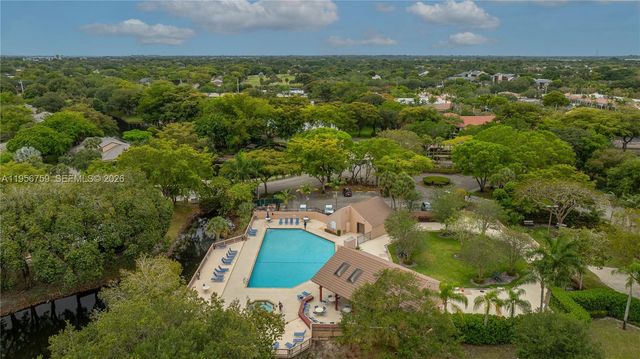 9360 S Chelsea Dr S, Plantation, FL 33324