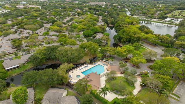 9360 S Chelsea Dr S, Plantation, FL 33324