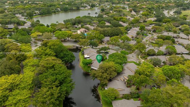 9360 S Chelsea Dr S, Plantation, FL 33324